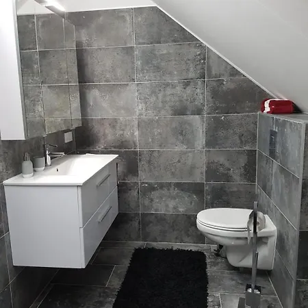 Evelin Penthouse Apartman アパート *