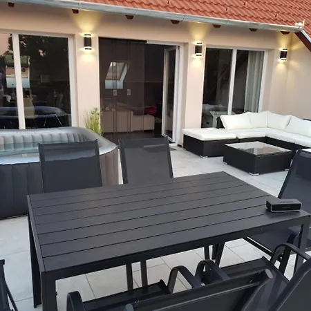 アパート Evelin Penthouse Apartman バラトンレッレ
