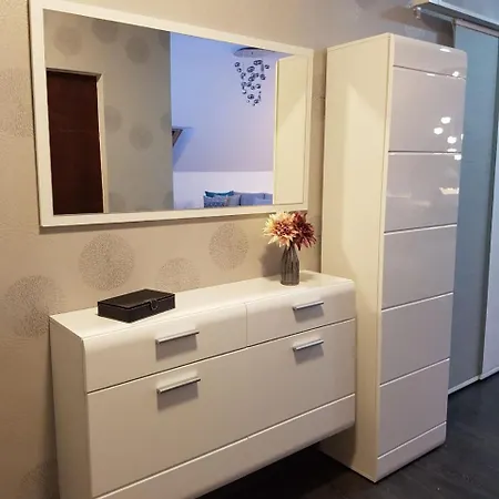Evelin Penthouse Apartman バラトンレッレ