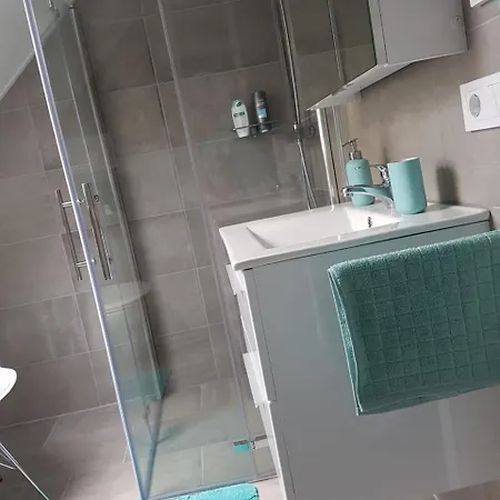 Evelin Penthouse Apartman * バラトンレッレ